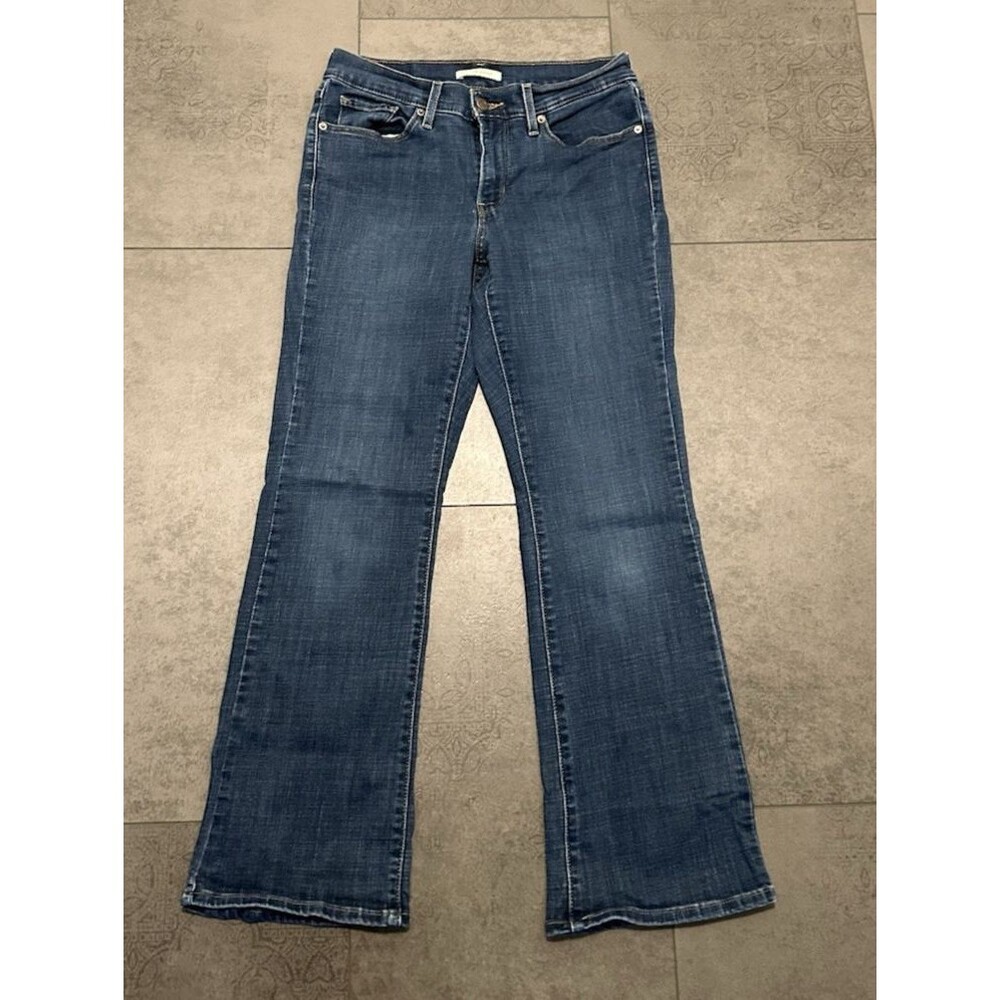 Levi's Women's Classic Bootcut Jeans 27x30 mid rise Size 4 Embroidered Pockets